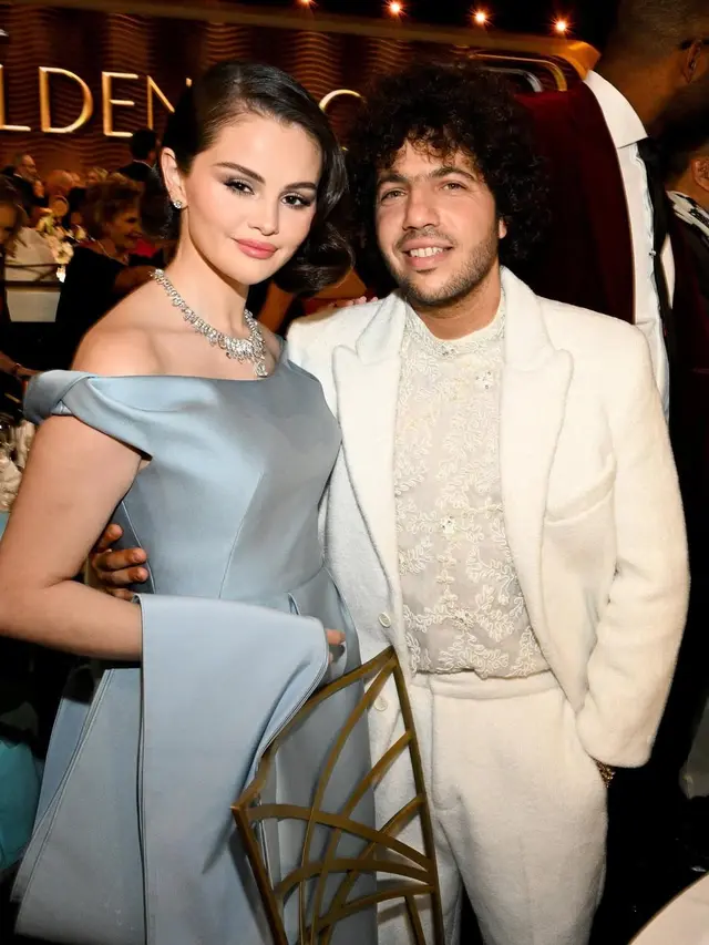 Pesona Cinderella Selena Gomez di Golden Globes 2025, Hadirkan Vibes Cerita Dongeng