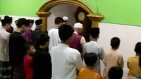 Dua pemuda menggagas gerakan salat subuh berjamaah bagi anak-anak muda indonesia.