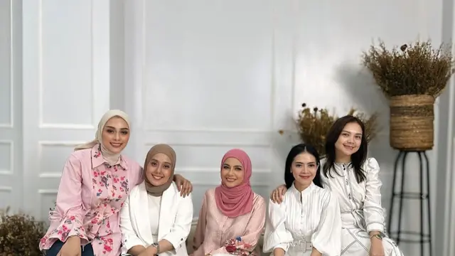 Meisya siregar makin memesona dengan hijab pastel. (credit:instagram.com/meisya__siregar)