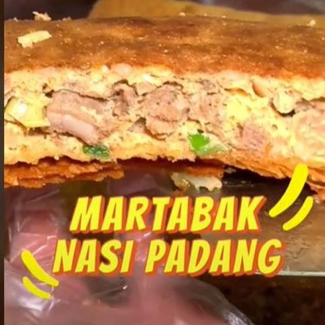 Viral Penjual Martabak Telur Nasi Padang, Apa Saja Isinya?