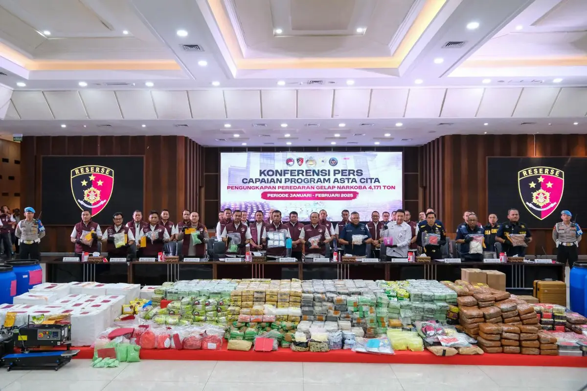 Dengan mengusung semangat Asta Cita ke-7 Presiden RI, Bea Cukai dan Polri bekerja sama dalam memberantas penyelundupan narkoba (Istimewa)