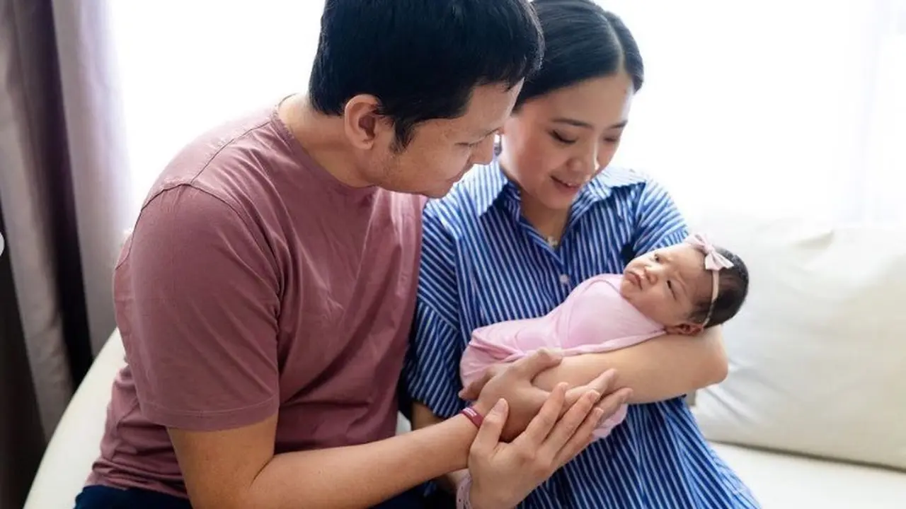 Potret keluarga Jessica Tanoesoedibjo dan Jonathan Natakusuma (Instagram/@jessicatanoe)