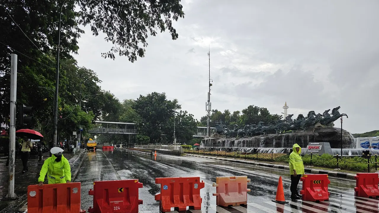 Rekayasa Lalu Lintas sekitar Patung Kuda, Jakarta Pusat, pada Senin (17/2/2025).