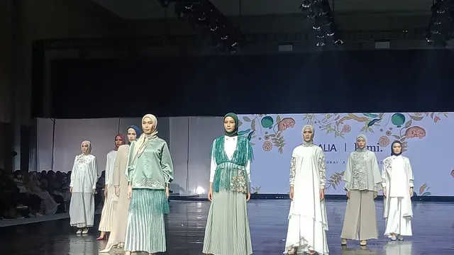 Ajang Jakarta Muslim Fashion Week 2022.
