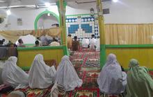 Momen Khusyuk Jemaah Tarekat Naqsabandiyah di Padang Salat Iduladha Pagi Ini