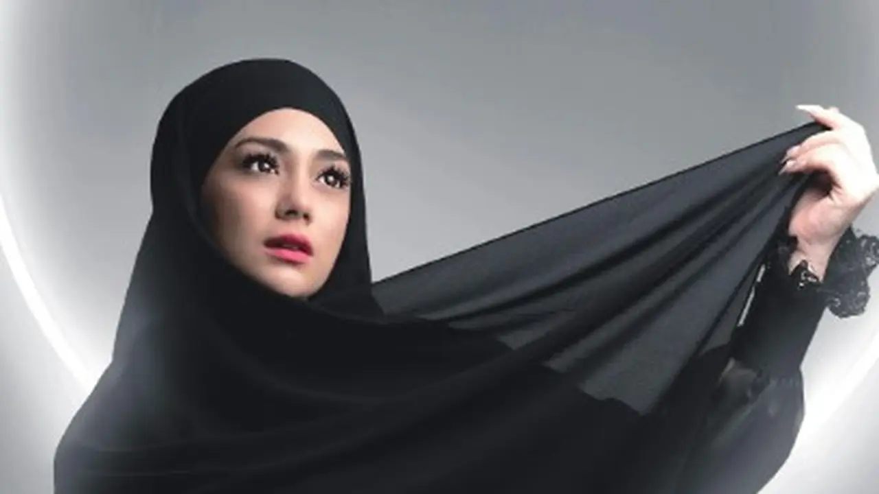 Celine Evangelista kenakan hijab (Instagram/celine_evangelista)