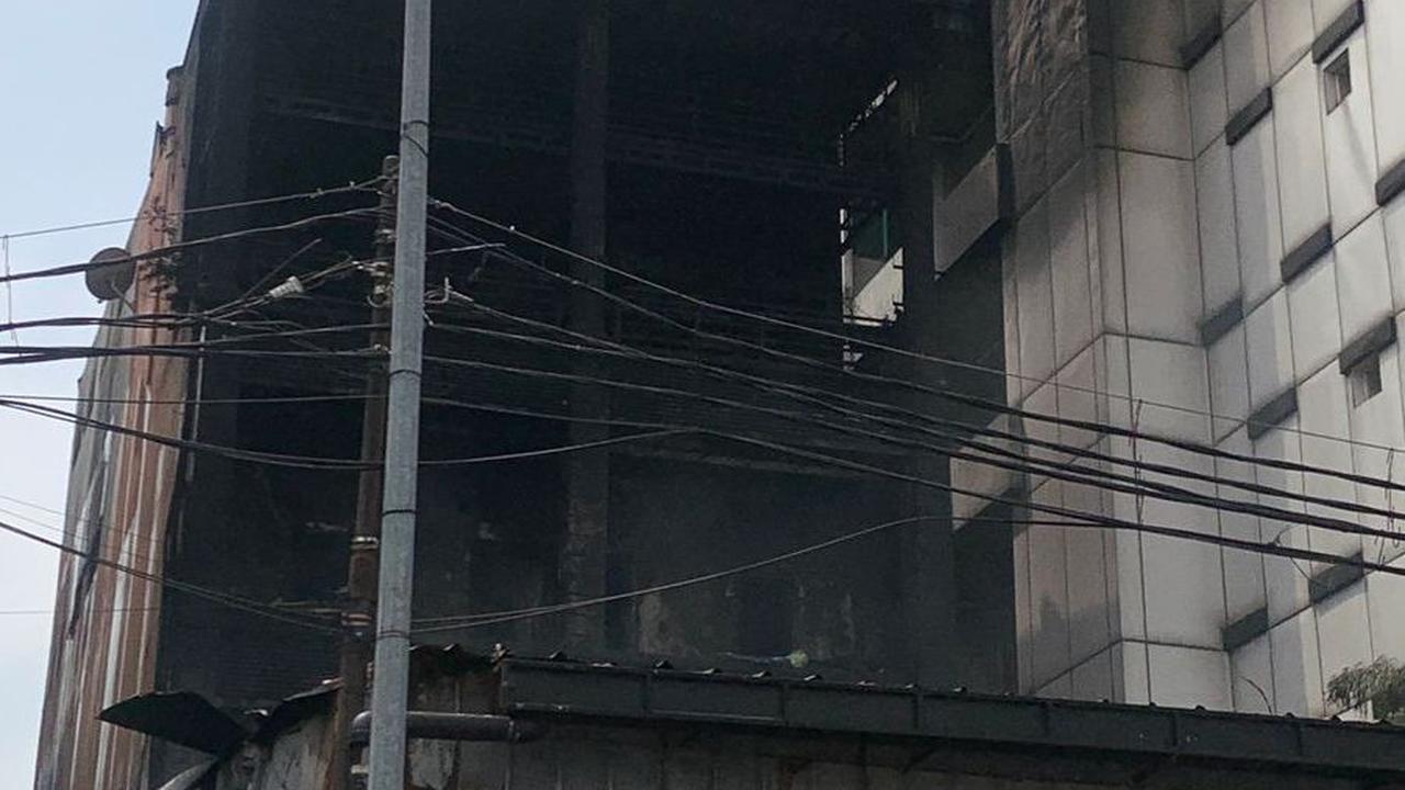 Tak hanya itu, sebanyak 7 orang dilaporkan tewas dalam kebakaran ruko tersebut.&nbsp;Foto: Merdeka.com/Alma Dhyan