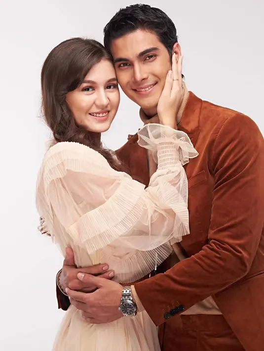 Berperan menjadi pasangan suami istri dalam sinetron, Cinta Brian dan Zoe Abbas Jackson disebut sebagai pasangan serasi. Dalam beberapa kesempatan, keduanya kerap menjalani pemotretan bersama. Dalam pemotretannya ini tidak jarang Zoe tampil mesra dengan Cinta Brian. Bahkan tidak sedikit yang menyebut bahwa keduanya cocok jadi pasangan kekasih di dunia nyata. (Liputan6.com/IG/@cinta_brian)