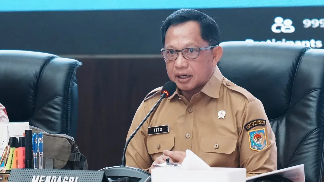 Menteri Dalam Negeri (Mendagri) Muhammad Tito Karnavian saat memimpin Rapat Koordinasi Pengendalian Inflasi. (Dok. Istimewa)