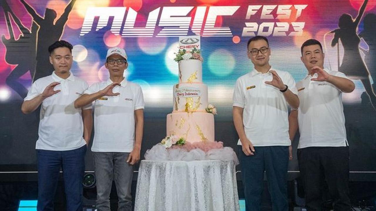 Chery rayakan satu tahun di pasar otomotif Indonesia pada November 2023. Hasilnya, Chery duduk di peringkat ke-9 pasar otomotif RI.&nbsp;