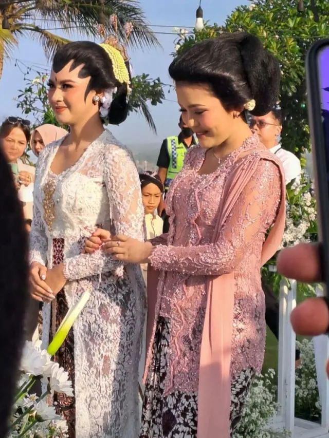 Tri Suaka dan Nabila Maharani Menikah