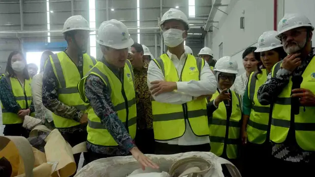 Peresmian Pabrik Daur Ulang PET Lokal Berteknologi Foodgrade di Jombang.