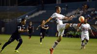Lyanco saat tampil bersama Sao Paulo pada laga Copa Libertadores U-20. (AFP/Norberto Duarte)
