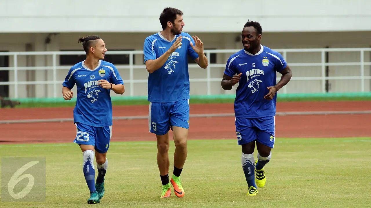20170421-Hadapi PS TNI, Persib Latihan di Pakansari-Tebe