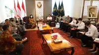 Menteri Hukum dan HAM Yasonna H. Laoly menerima kunjungan para dokter dari Forum Dokter Susah Praktik, di Kantor Menkumham, Jakarta, Rabu (27/7/2022). (Ist)