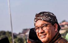Momen Pak RT Pukul KO Anies Baswedan Hingga Nyebur ke Sungai, Bikin Warga yang Lihat Ngakak