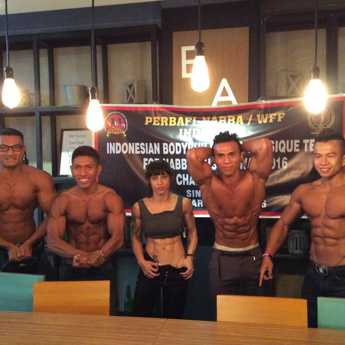 Berikut yang merupakan atlet binaraga indonesia yaitu