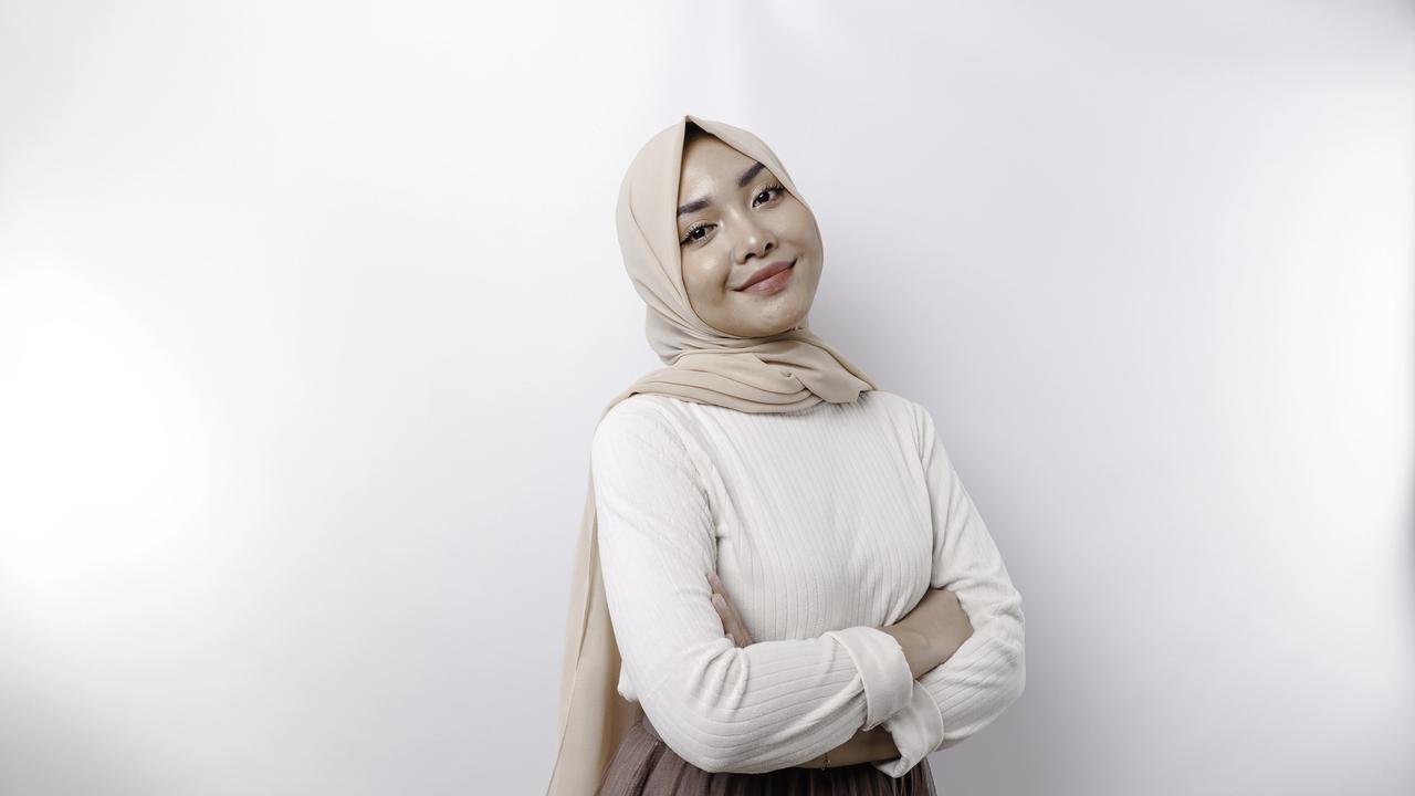 Tampil Maksimal Saat Lebaran, Ini Inspirasi Makeup yang Match dengan Warna Outfit
