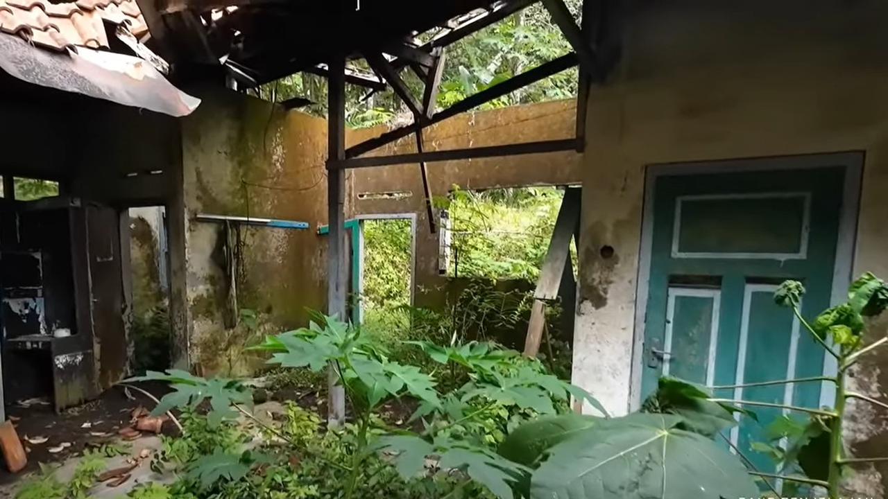 Salah satu rumah yang terbengkalai karena ditinggal pemiliknya saat pemberontakan DI/TII