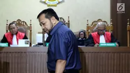 Terpidana korupsi e-KTP, Setya Novanto bersiap menjadi saksi dalam kasus dugaan suap proyek PLTU Riau-1 dengan terdakwa, Sofyan Basir yang juga mantan Dirut PLN di Pengadilan Tipikor, Jakarta, Senin (12/8/2019). Sidang beragendakan mendengar keterangan saksi. (Liputan6.com/Helmi Fithriansyah)