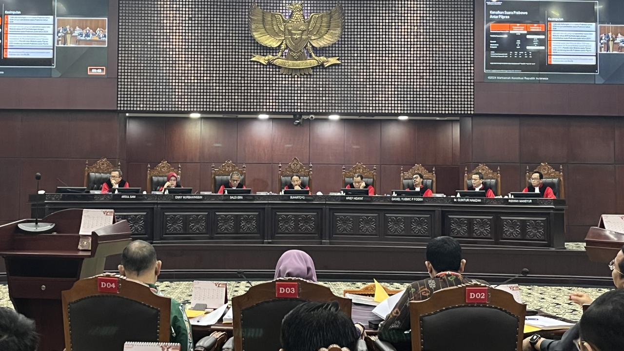 Tok! MK Kabulkan Sebagian Gugatan UU Cipta Kerja