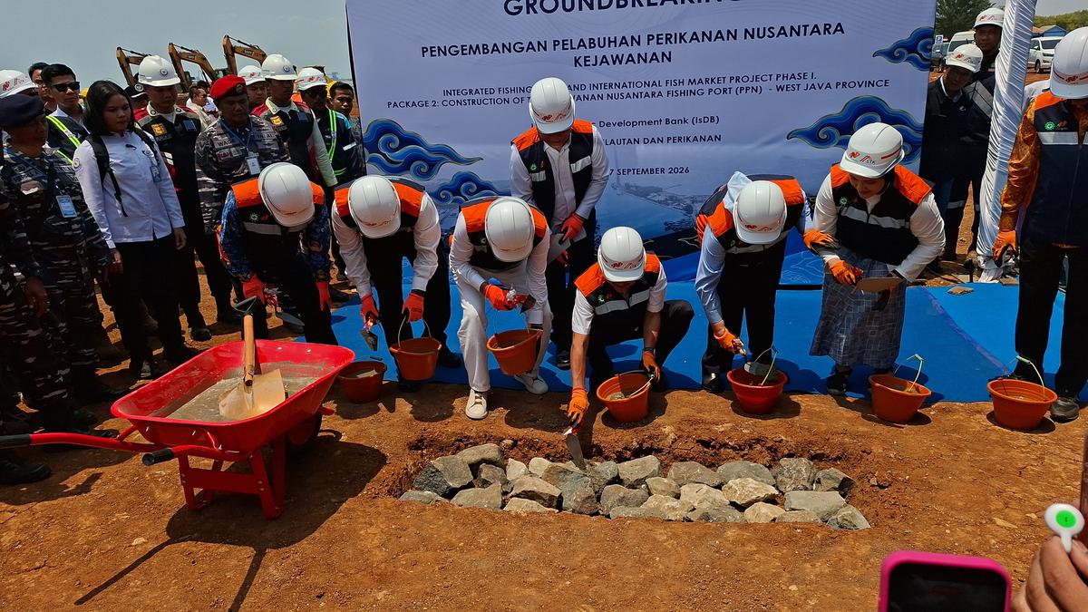 Tak Mau Bau, Menteri Trenggono Mulai Pugar Pelabuhan Perikanan Kejawanan