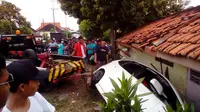 Bak Film Laga, Polisi Kejar Mobil Komplotan Necis Pencuri Motor