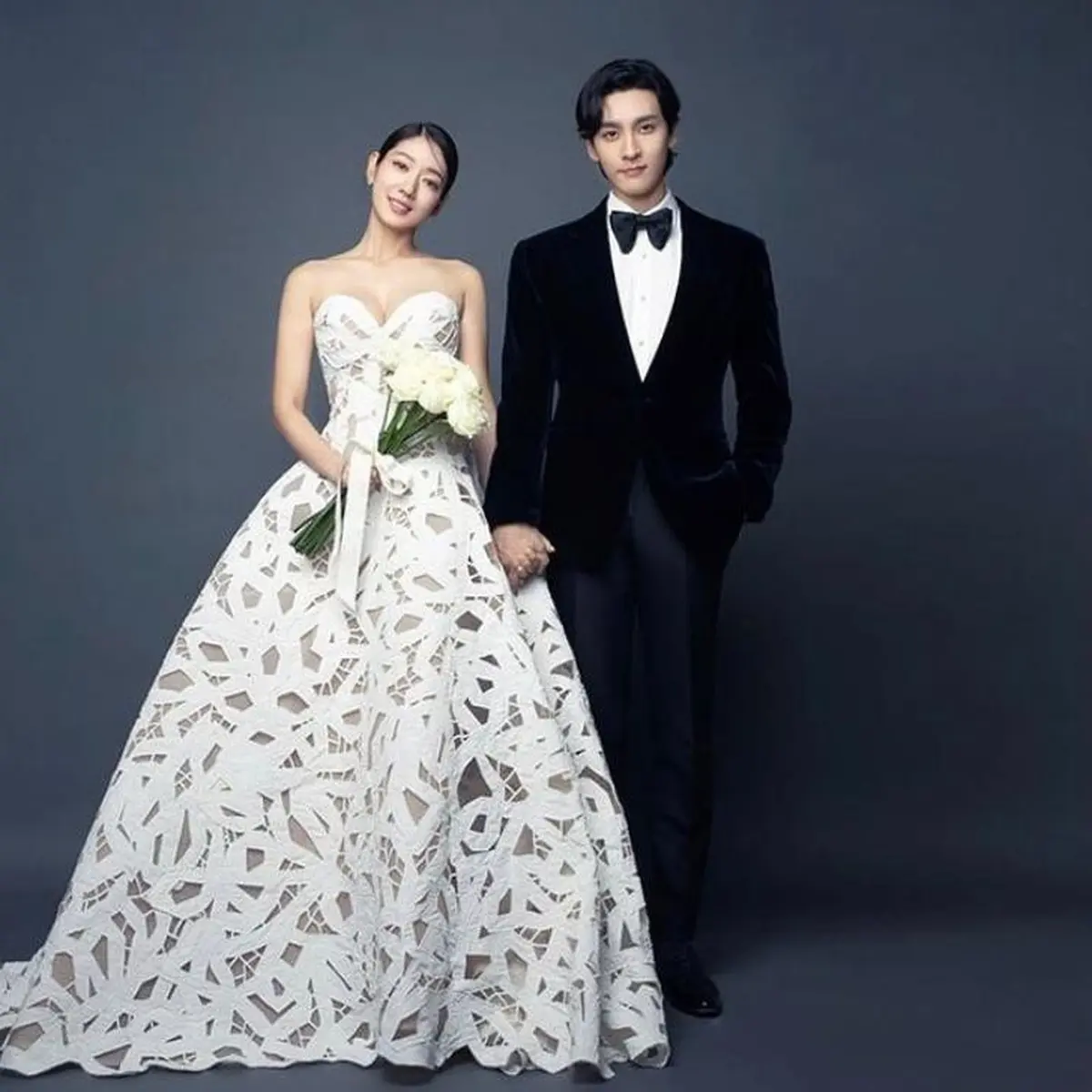 9 Inspirasi Gaun Pernikahan Klasik ala Seleb Korea Park Shin Hye Park Se Young Photo Fimela