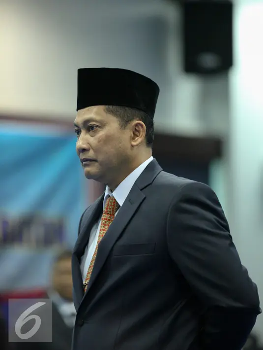 Komjen Pol Budi Waseso saat acara pelantikan dirinya sebagai Kepala BNN di Kantor BNN, Jakarta, Selasa (8/9). Buwas resmi menggantikan Komjen Pol Anang Iskandar sebagai Kepala BNN. (Liputan6.com/Faizal Fanani)