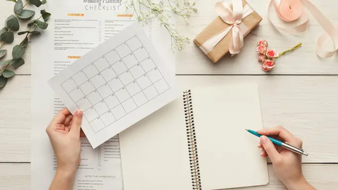 Tips mengelola keuangan di awal pernikahan dengan bijak agar keseimbangan finansial tetap terjaga.