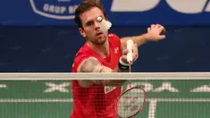 Jan O Jorgensen saat melawan Lee Chong Wei pada final tunggal putra BCA Indonesia Open 2016 di Istora Gelora Bung Karno, Senayan, Jakarta, Minggu (5/6/2016). (Bola.com/Nicklas Hanoatubun)