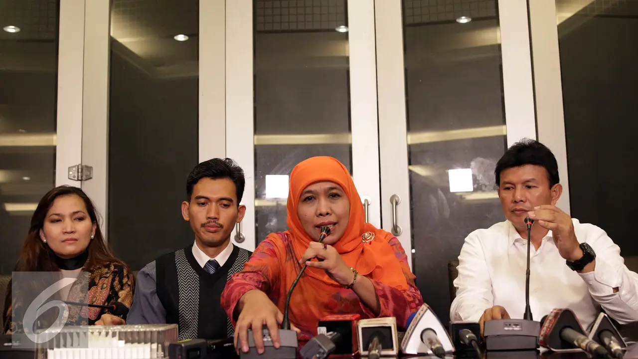 20160831-99 Anak Jadi Korban Protistusi Kaum Gay-Jakarta- Johan Tallo