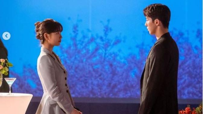 Jadi Orang Tak Mampu, Bae Suzy Pakai Tas Mahal di Drakor Start-Up. (dok.Instagram @baesuzy_kr/https://www.instagram.com/p/CGpLGywgBpH/Henry)