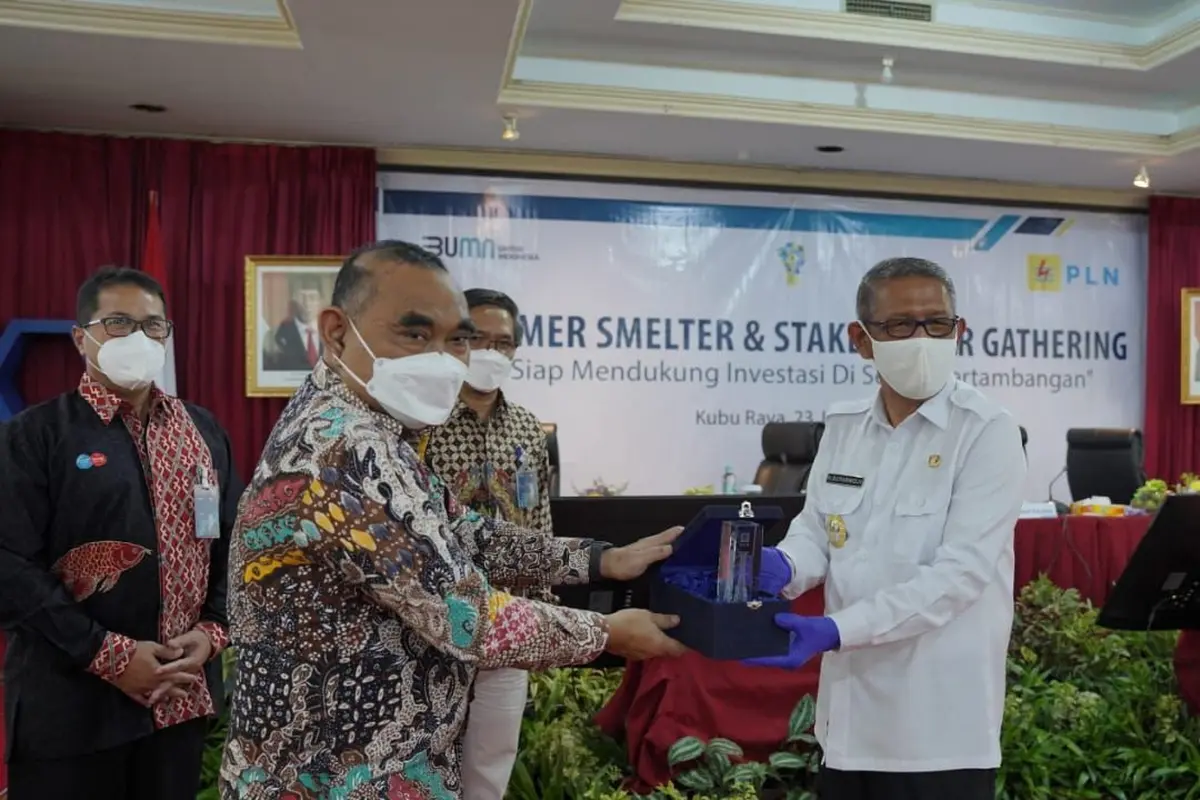 Direktur Bisnis Regional Sumatera dan Kalimantan, Muhammad Iqbal Nur, pada acara 'Customer Smelters dan Stakeholder Gathering' di Ruang Integritas, Kantor PLN Unit Induk Wilayah Kalbar, Rabu (23/6/2021).