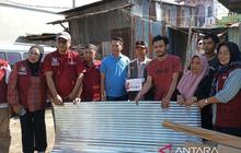 BPBD Makassar Gerak Cepat Salurkan Bantuan Rekonstruksi Korban Kebakaran di Tallo