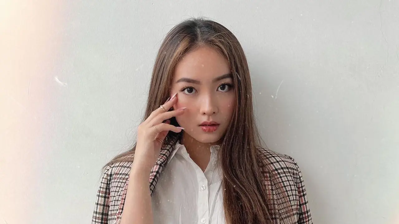 Inspirasi Gaya Edgy Natasha Wilona, Minimalis Tapi Like A Boss