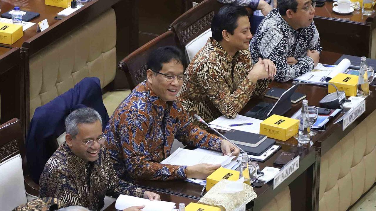 FOTO:  Rapat Perdana, Menkeu Purbaya dan Komisi XI DPR Bahas Anggaran  Rp 52 Triliun
