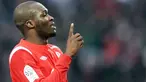 Selebrasi gol striker Lille asal Senegal Moussa Sow ke gawang Valenciennes dalam lanjutan Ligue 1 di Lille Metropole Stadium, 13 Maret 2011. AFP PHOTO / DENIS CHARLET 