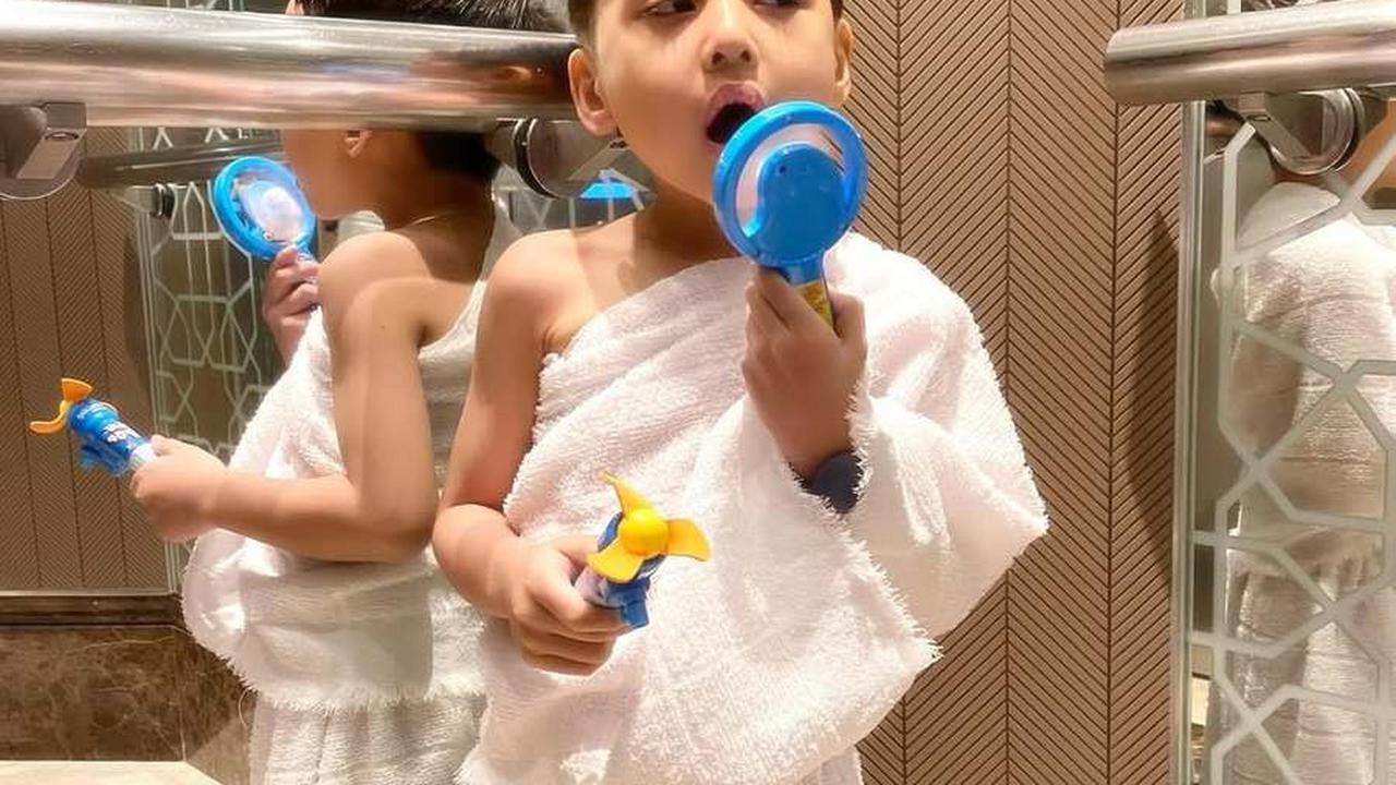 8 Momen Tasya Kamila Umrah Bareng Suami dan Bawa Dua Anak, Tampak Repot Tapi Tetap Bahagia