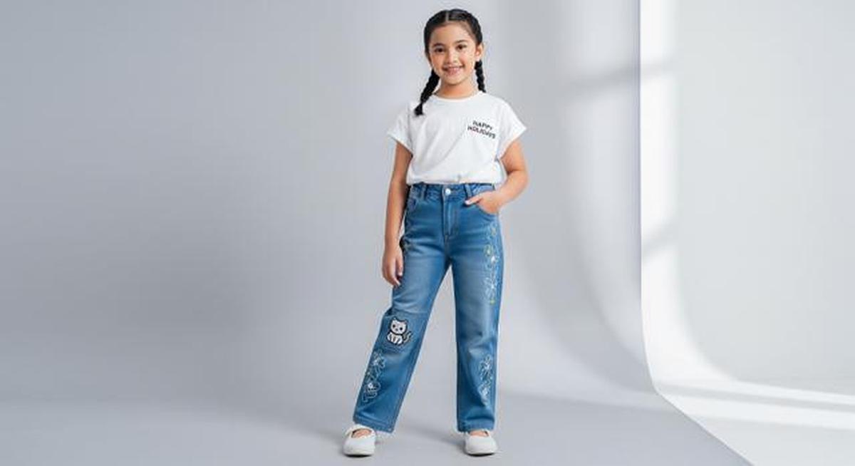 10 Model Celana Panjang Anak Perempuan yang Lucu dan Elegan, Cocok Dikenakan saat Libur Akhir Tahun 2025