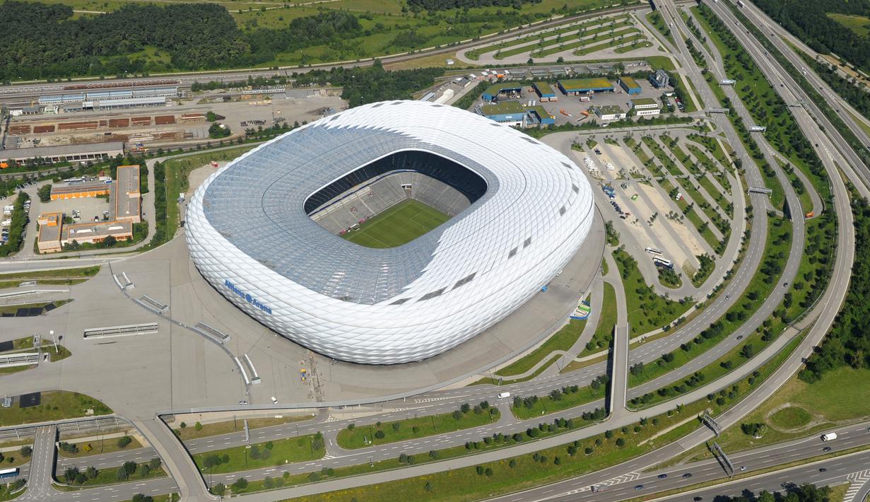 Pembangunan Football Arena Munich dimulai pada 21 Oktober 2002 dan resmi dibuka pada 30 Mei 2005 setelah menghabiskan biaya 340 juta euro. (AFP/Christof Stache)