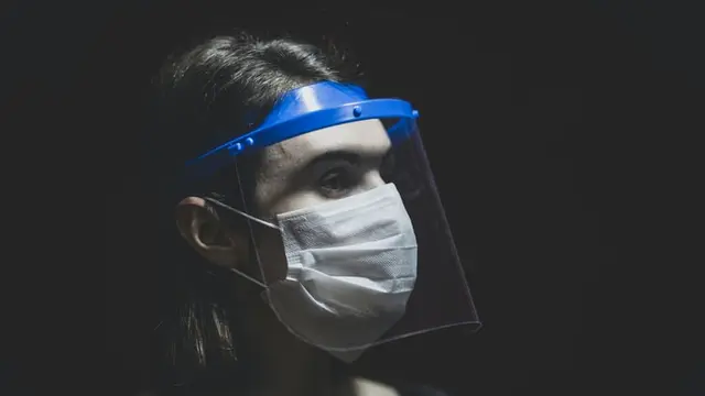 Ilustrasi face shield