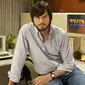 Ashton Kutcher sebagai Steve Jobs