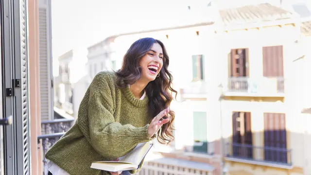 wanita november sweater hijau