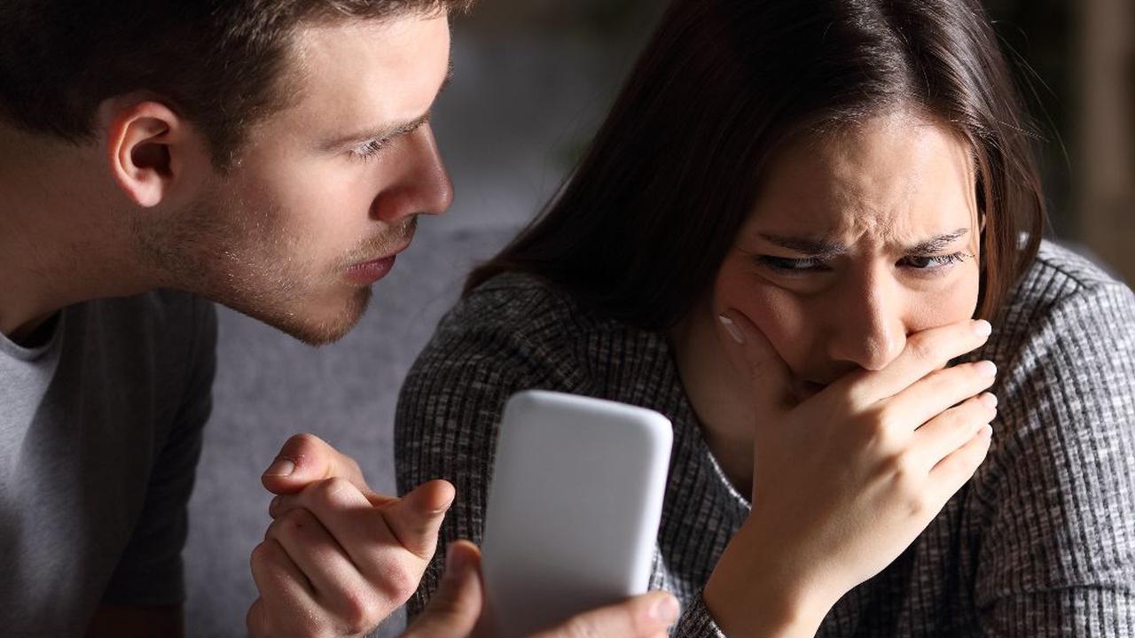 250 Kata Kata Sindir Pacar Selingkuh yang Menohok Hati