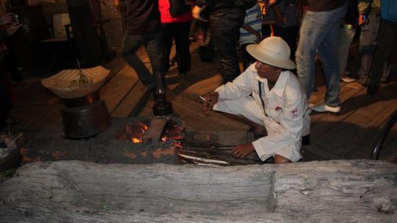 Beragam kostum pejuang di Festival Malang Kembali 2012