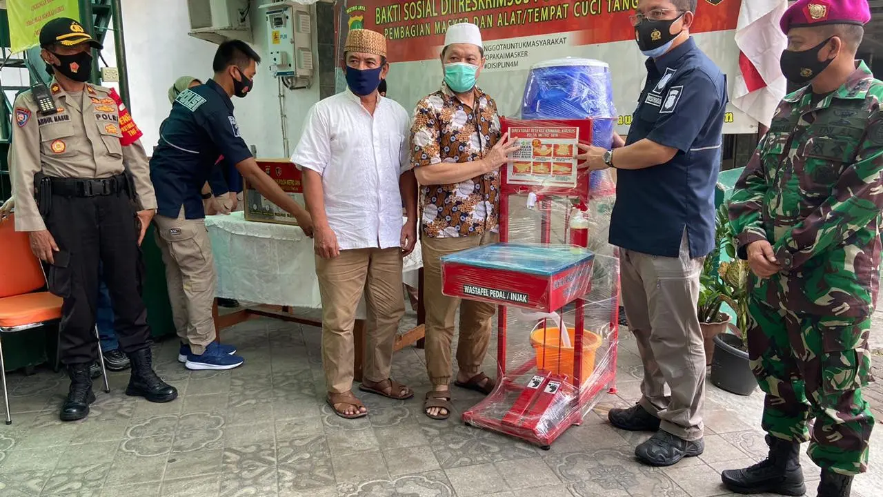 TNI-Polri terus bahu-membahu berupaya memutus mata rantai penyebaran Covid-19