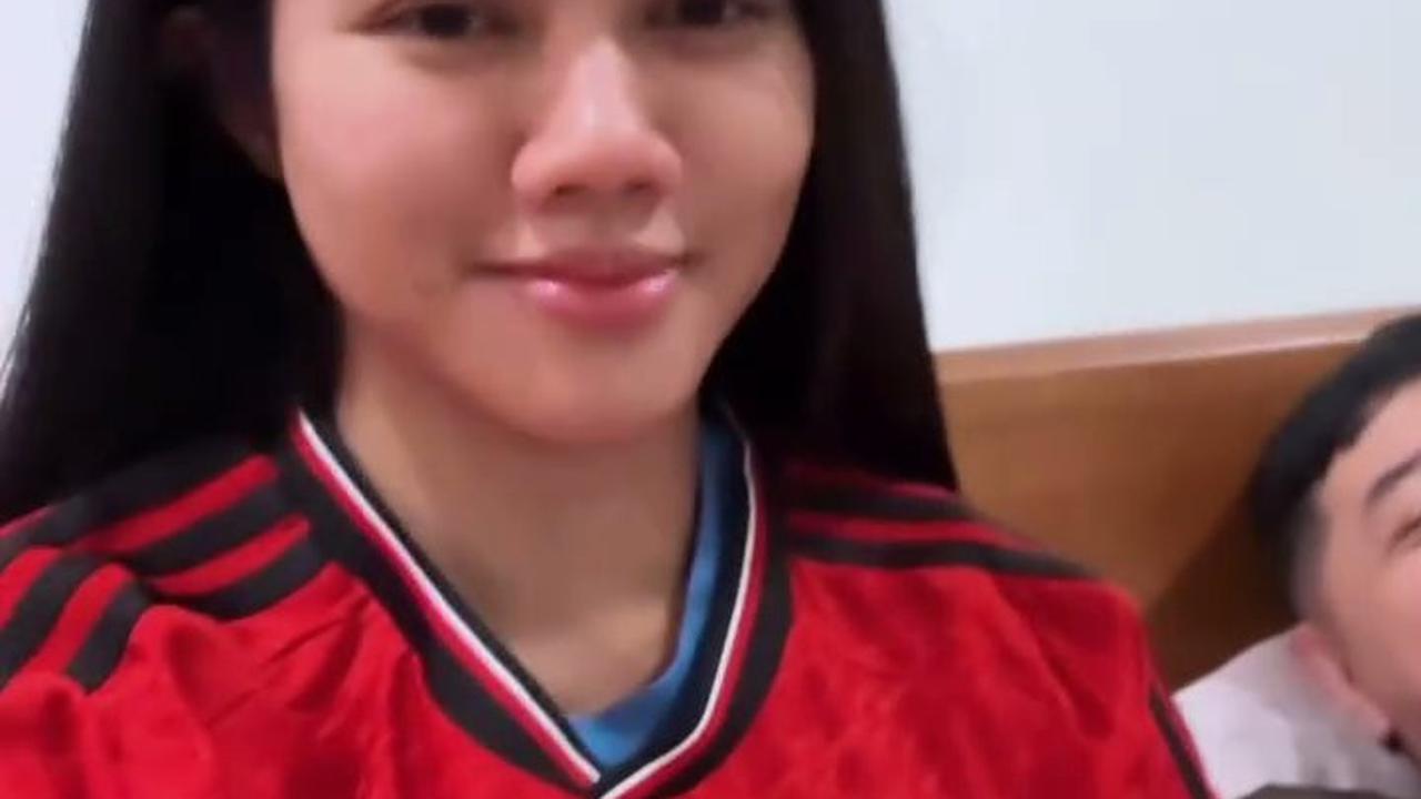 Cerita Yura Yunita tentang sang Ibu Sampai Salat Tahajud dan Berdoa agar sang Anak Jadi Fans Manchester United Seperti Donne Maula