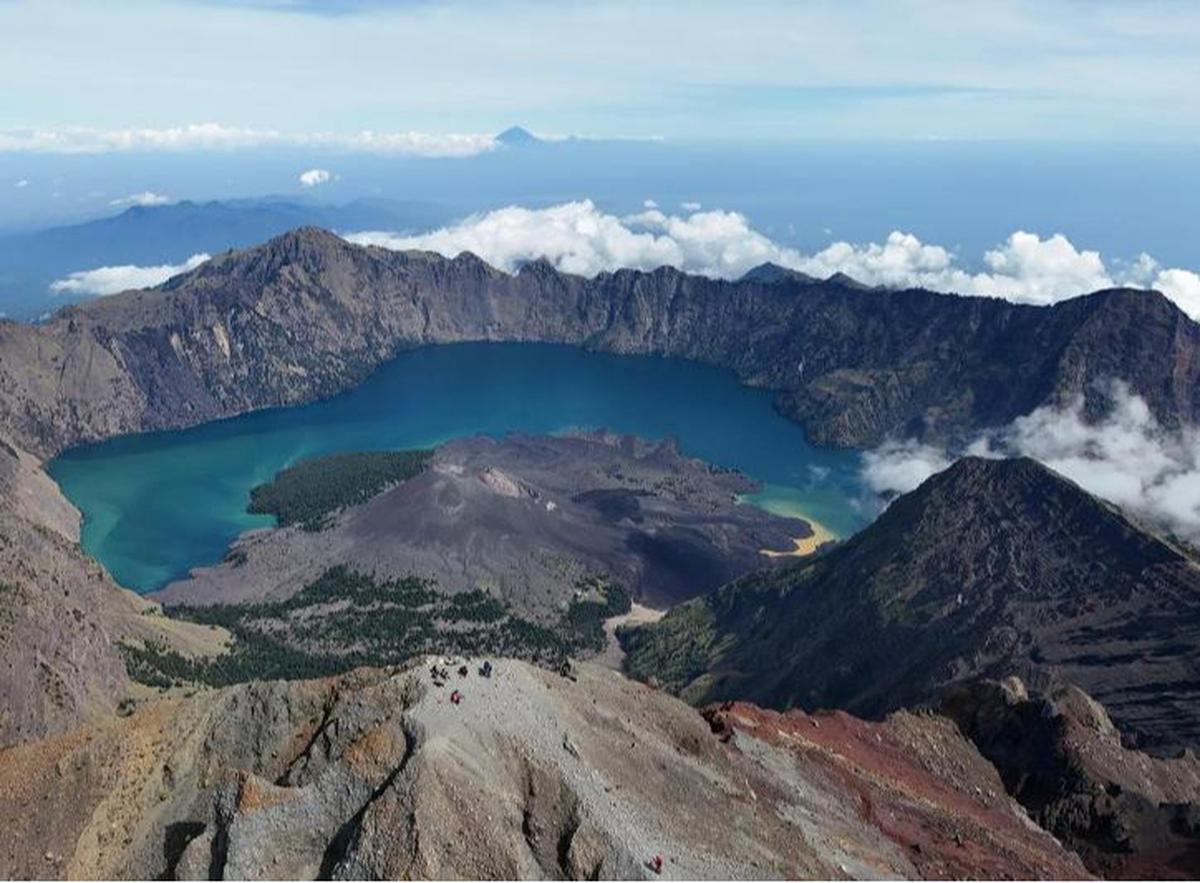 Respons Kemenpar Soal Pendaki Brasil Jatuh di Gunung Rinjani yang Terpantau dalam Kondisi Tidak Bergerak