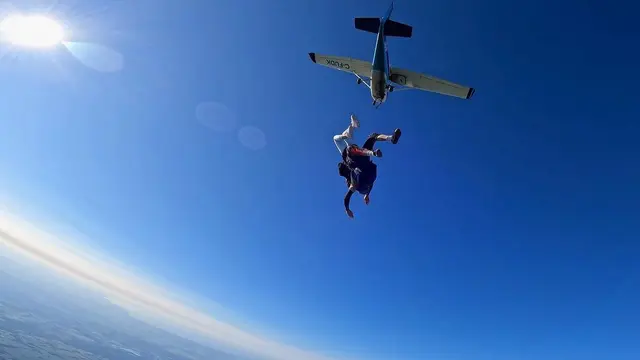Coba Banyak Olahraga Ekstrem, Ini 7 Momen Natasha Wilona Sky Diving di Kanada